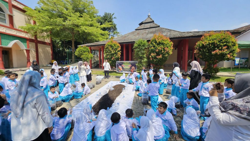 Puncak Tema Grade 1 Aquaponic